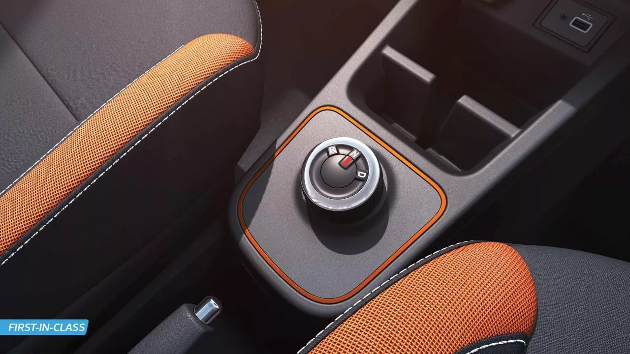 Renault KWID Features Floor Console Mounted AMT Dial
